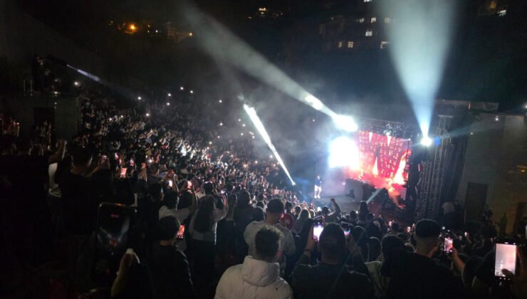 Karadeniz Ereğli’de Wegh Rüzgarı: Gençler Konserde Coştu