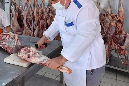 Kurban Kesimini Işi Bilen Kasaplar Yapmalı!