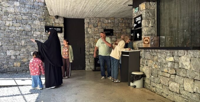 Milyonlarca Yıllık Mağaraya Bayram Tatilinde Ziyaretçi Akını