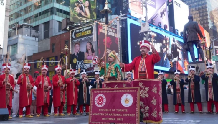 Msb Mehteran Birliği'Nden Times Meydanı'Nda Müthiş Performans