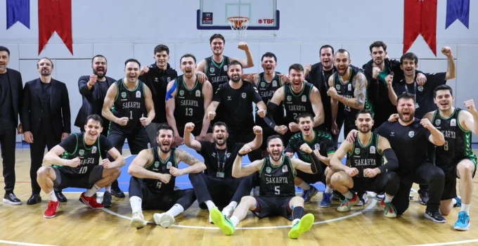 Sakarya Büyükşehir Basketbol Şampiyonluk Kupası Için Parkeye Çıkıyor