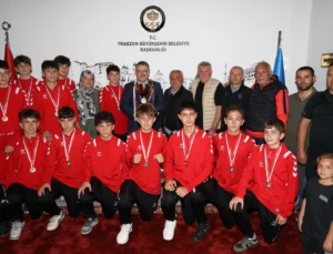 Trabzon'Da Başkan Genç, Şampiyon Takımı Ağırladı