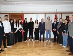 Trabzon’da Hukuk Öğrencilerine Yargı Simülasyonu Ödülü