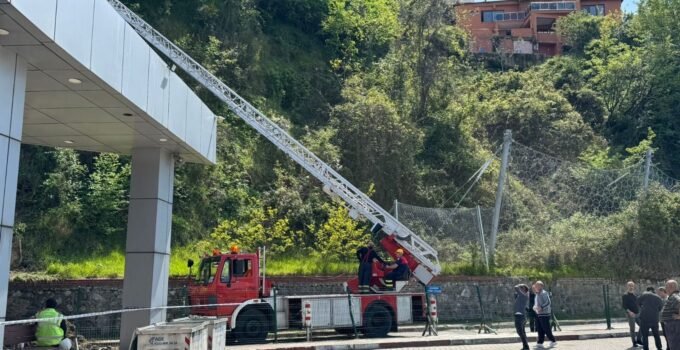 Zonguldak 100. Yıl Otogarında Korkutan Heyelan: Yol Ulaşıma Kapandı