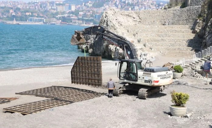 Zonguldak'Ta Kızlar Plajı Yaz Sezonuna Hazırlanıyor