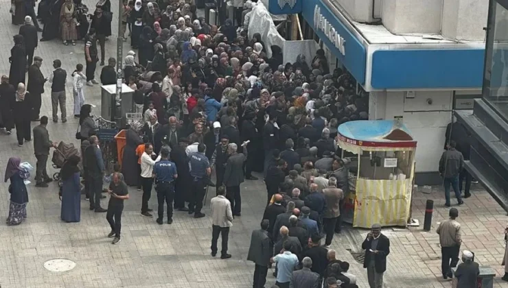 Ağrı'Da Sosyal Yardım Kuyruğu! Halkbank’a Acil Önlem Çağrısı