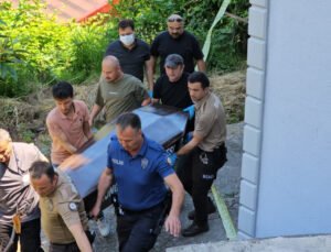 Mesaiye gitmeyen sağlık çalışanı evinde ölü bulundu