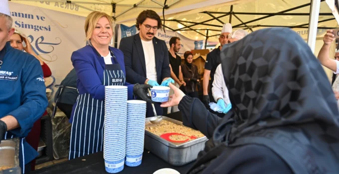 Bursa Büyükşehir Bereketi Vatandaşlarla Paylaşıyor