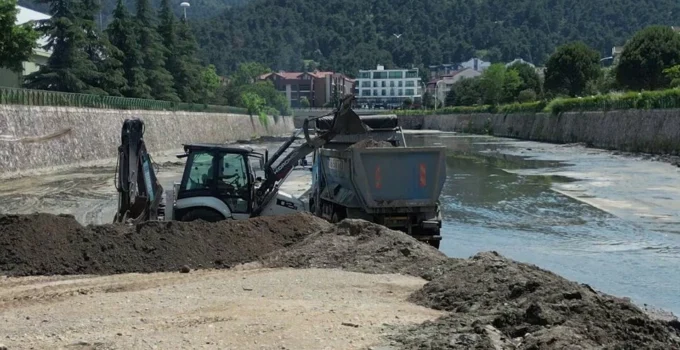 Bursa Nilüfer Çayı’nda Temizlik Çalışmaları Tamamlandı