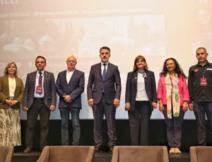 Bursa'Dan 'Afetlere Yüzyıllardır Dayanım Gösteren Kent' Paneli