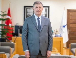 Cemil Tugay Chp'Den Istifa Etti! Görevini Bağımsız Sürdürecek