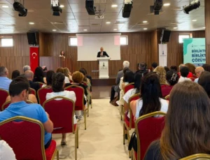 İzmir’in Evde Bakım Modeli Masaya Yatırıldı