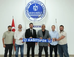 İzmit Kağıtspor’da Kan Değişimi