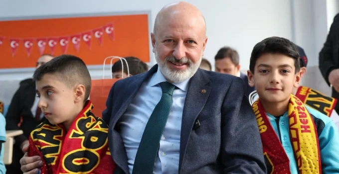 Kayseri Kocasinan'Dan Lgs Maratonunda Anlamlı Destek