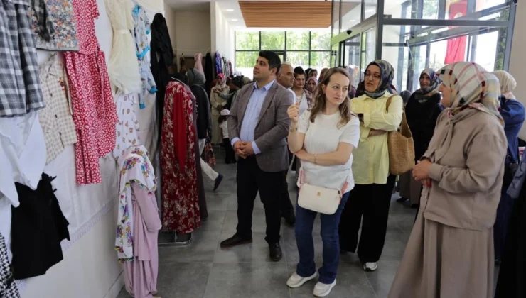 Kütahya'Da Bir Yıllık Emekler Sergilendi