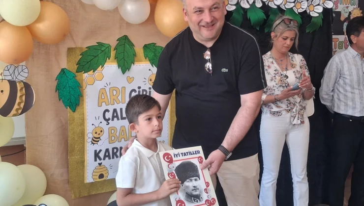 Öğrenciler Karnelerine Kavuştular