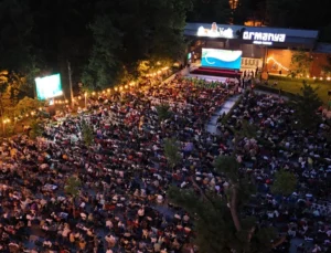 Ormanya’da “Buz Devri” Filmine Rekor Katılım
