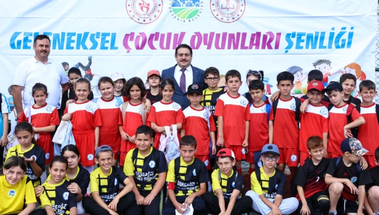 Sakarya'Da Geleneksel Çocuk Oyunları Şenliği Büyük Ilgi Gördü