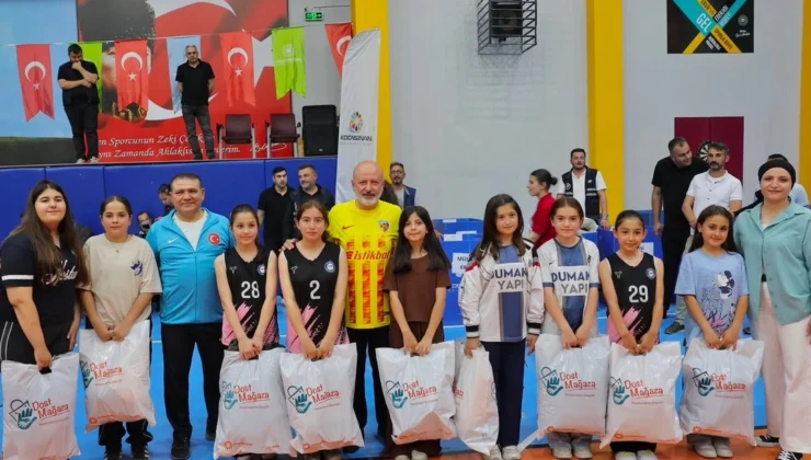 Şehir Protokolü Öğrencilerle Filede Buluştu