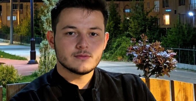 Tırı sollarken düşen motosiklet sürücüsü öldü