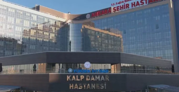 Türkiye’nin Ilk Yerli Kalp-Akciğer Makinesiyle Ilk Ameliyat Başarıyla Gerçekleştirildi