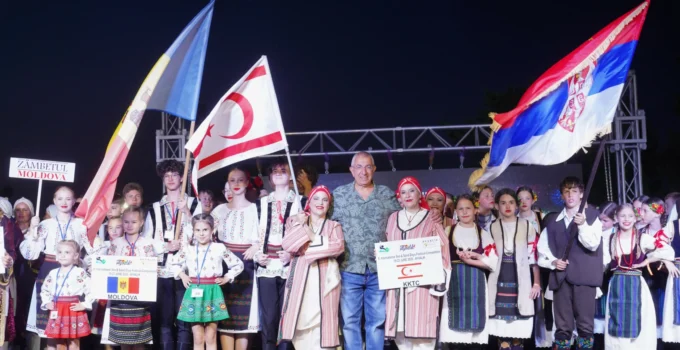 Uluslararası Halk Oyunları Ayvalık’ta Sahne Aldı