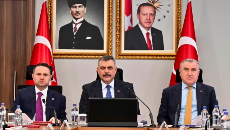 3 Bakan Futbolu Masaya Yatırdı
