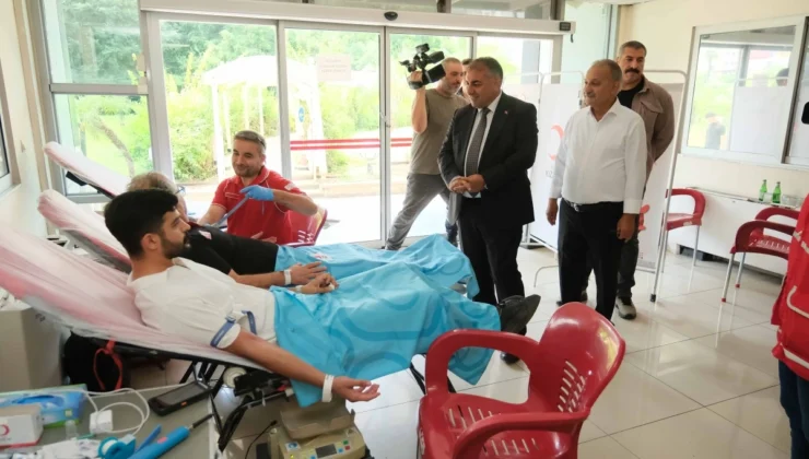 Adana Birbirine Candan Bağlı
