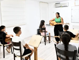 Antalya'Da Bağlamanın Sesi Değirmenönü’nde Yankılanıyor
