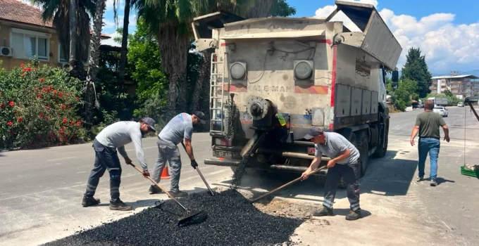 Antalya Finike’de Yollar Yenileniyor