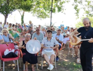 Antalya Muratpaşa’da Yaşlılar Türkülerle Buluşuyor