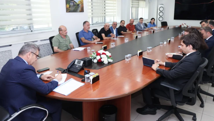 Artvin'De Vali Ergün Muhtarları Dinledi
