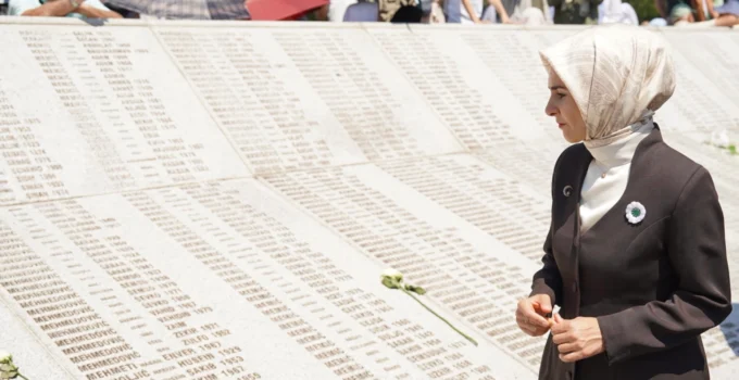 Bakan Göktaş: Srebrenitsa Soykırımı'Nı Unutturmayacağız