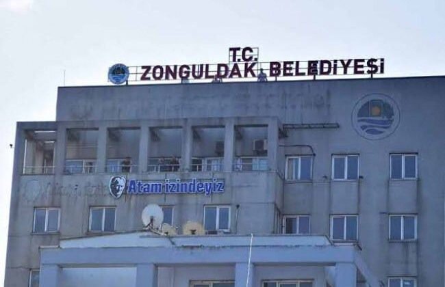 Bıçaklı ölüm, tefecilik ve silahlı yaralama: Zonguldak Belediyesi’nde 1 ayda 3 personel tutuklandı