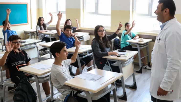Derslerin Saatleri Değişti! Resmi Gazete’de Yayımlandı