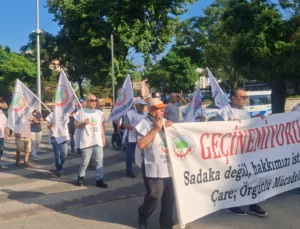 Emeklilerden Keşan'Da 'Geçinemiyoruz' Yürüyüşü