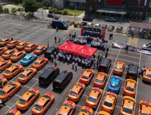 İstanbul'Da 253 Taksilik 'Demokrasi Konvoyu'