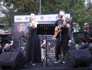 İstanbul Maltepe’de 90’Lar Rüzgarı Devam Ediyor
