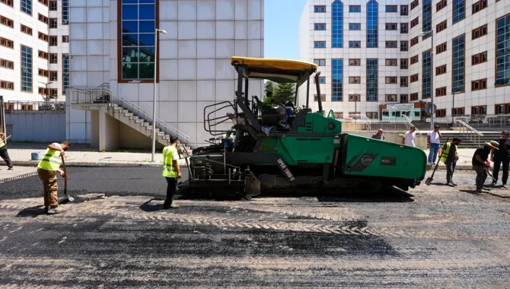 İstanbul Maltepe’de Asfalt Serim Çalışmaları Sürüyor