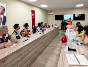 İstanbul Maltepe'De Gönüllülere Afet Eğitimi