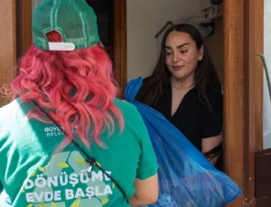 İzmir'De Geri Dönüşüm Kapıya Geldi