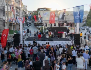 İzmir'De Mahalle Kültürü Yeniden Canlanıyor