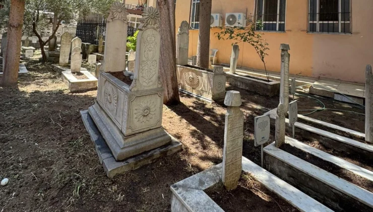 İzmit Hüseyin Paşa Camii Haziresine Büyükşehir Vefası