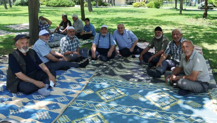 Konya Karatay'Da Emekliler Şehir Parkı'Nda Buluştu
