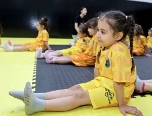 Konya Karatay'Da Yaz Spor Okulları Açıldı
