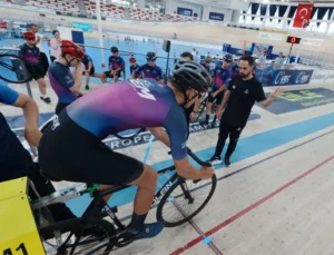 Konya Velodromu’nda Geleceğin Şampiyonları Piste Çıktı