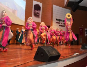 Kuzey Kafkasya Kültür Ve Sanat Festivali’nde Renkli Görüntüler