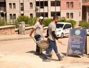 Manisa Akgedik'Te Üstyapı Çalışmaları Sürüyor