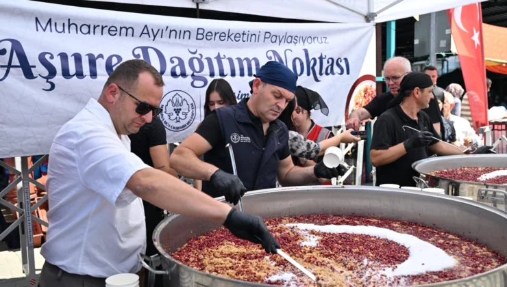 Manisa Büyükşehir’den Pazarda 2 Bin Kişiye Aşure Ikramı