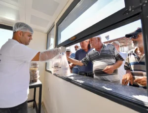 Mersin’de 'Mahalle Mutfakları' Dayanışmanın Simgesi Oldu